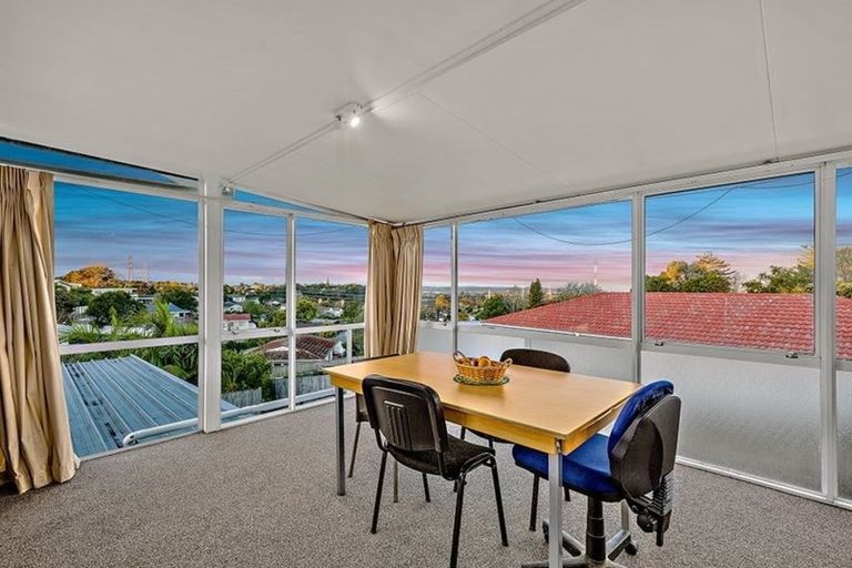 Photo of property in 73 Waimumu Road, Massey, Auckland, 0614