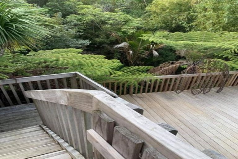 Photo of property in 2a Bronwyn Place, Torbay, Auckland, 0630