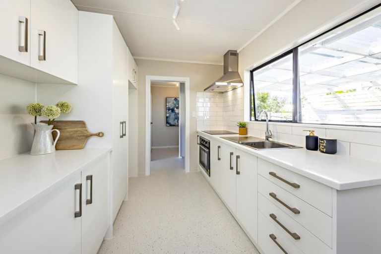 Photo of property in 104a Vine Street, Mangere East, Auckland, 2024