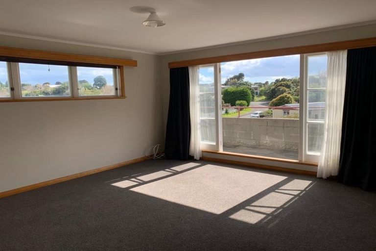 Photo of property in 18 Tarawa Street, Paekakariki, 5034