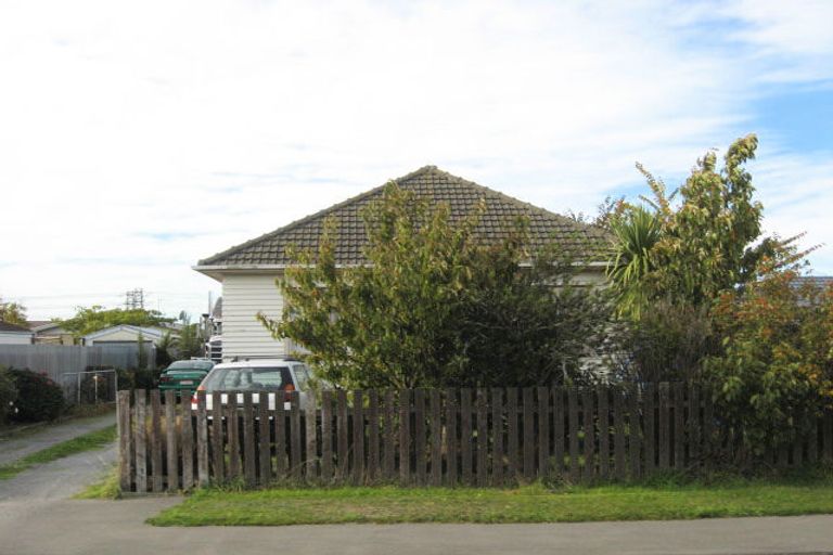 Photo of property in 28 Epsom Road, Sockburn, Christchurch, 8042
