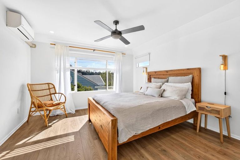 Photo of property in 3 Zefiro Drive, Massey, Auckland, 0614