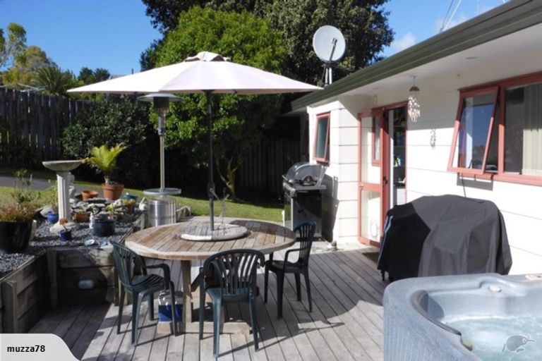 Photo of property in 4 William Hadlow Place, Hatfields Beach, Orewa, 0931
