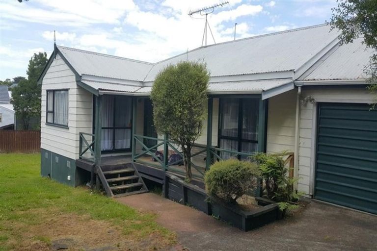 Photo of property in 14 Mile Place, Henderson, Auckland, 0612