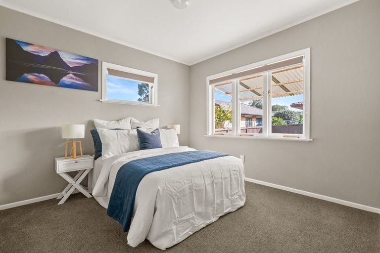 Photo of property in 1/66 Clevedon Road, Papakura, 2110