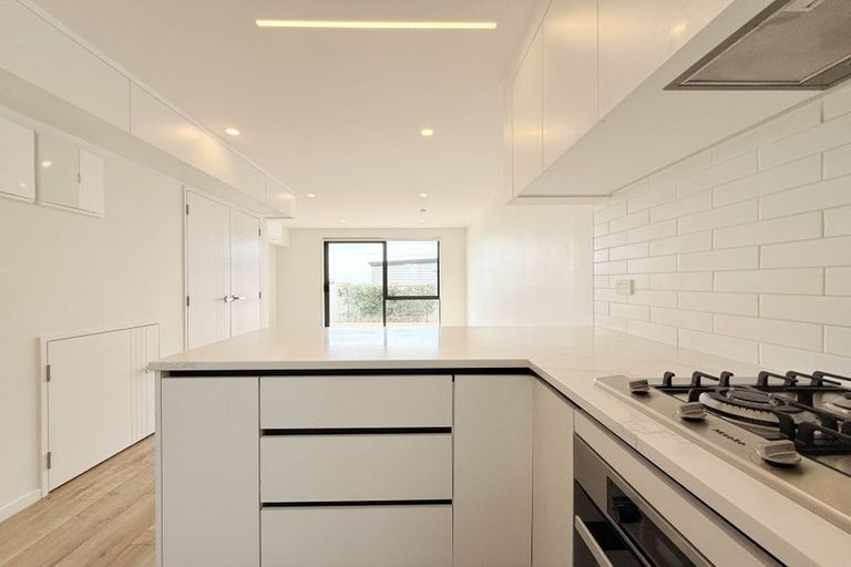 Photo of property in 5/737 East Coast Road, Browns Bay, Auckland, 0630