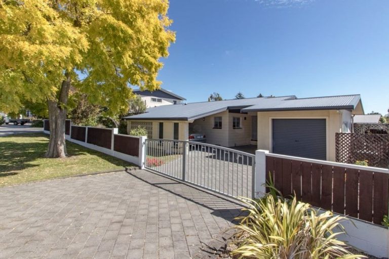 Photo of property in 14 Saint Hill Lane, Havelock North, 4130