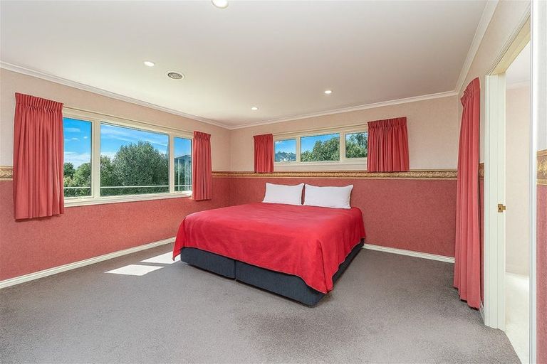 Photo of property in 85 Emerald Hill Drive, Birchville, Upper Hutt, 5018