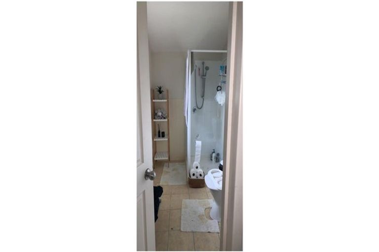 Photo of property in 24 Gendo Avenue, Henderson, Auckland, 0612