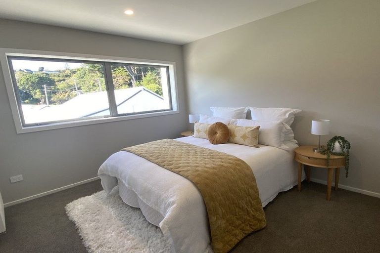 Photo of property in 2/7 Grays Road, Plimmerton, Porirua, 5026