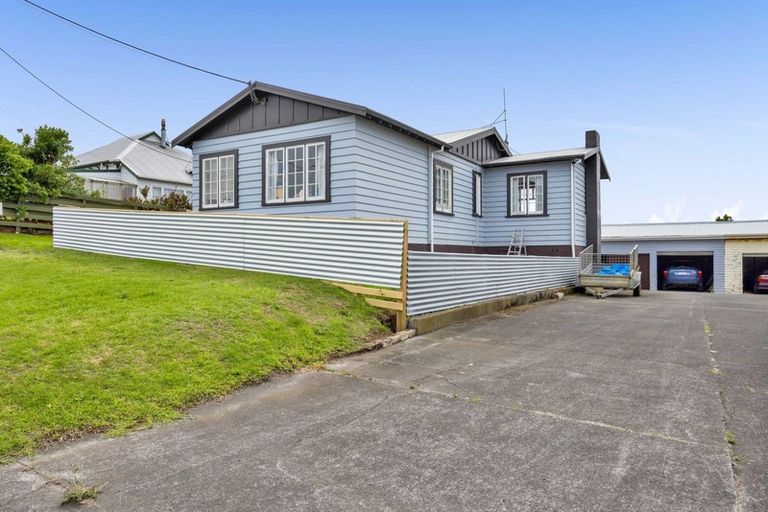 Photo of property in 6 Devon Street, Patea, 4520