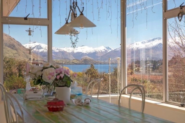 Photo of property in 33 Stratford Terrace, Wanaka, 9305
