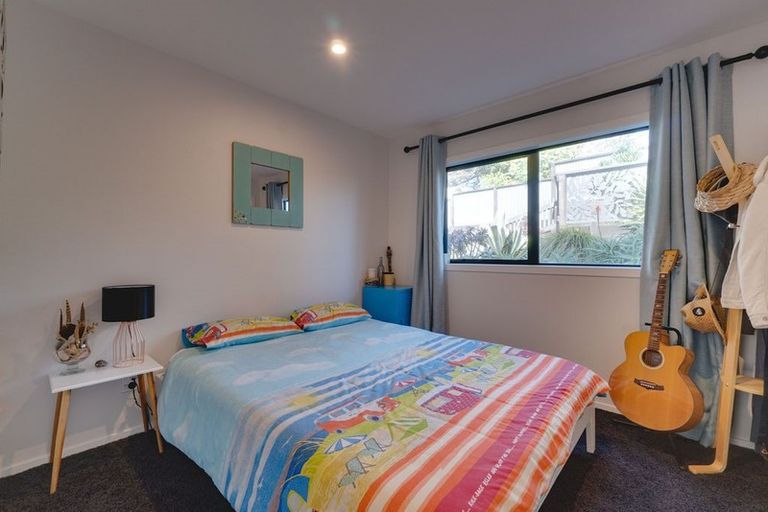 Photo of property in 37 Seagrass Place, Otaki Beach, Otaki, 5512