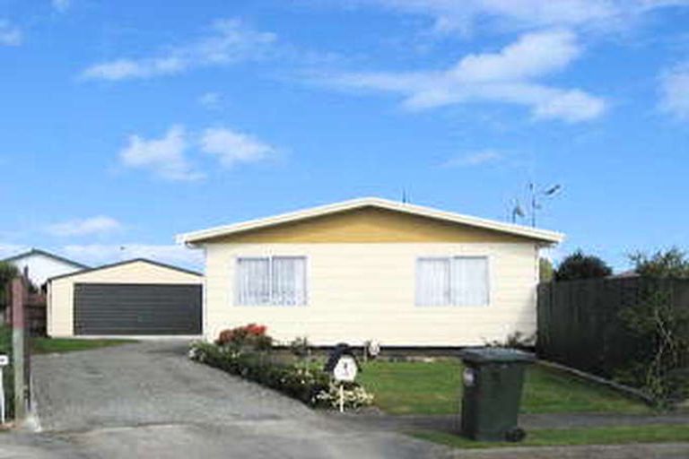 Photo of property in 6 Nikau Street, Levin, 5510