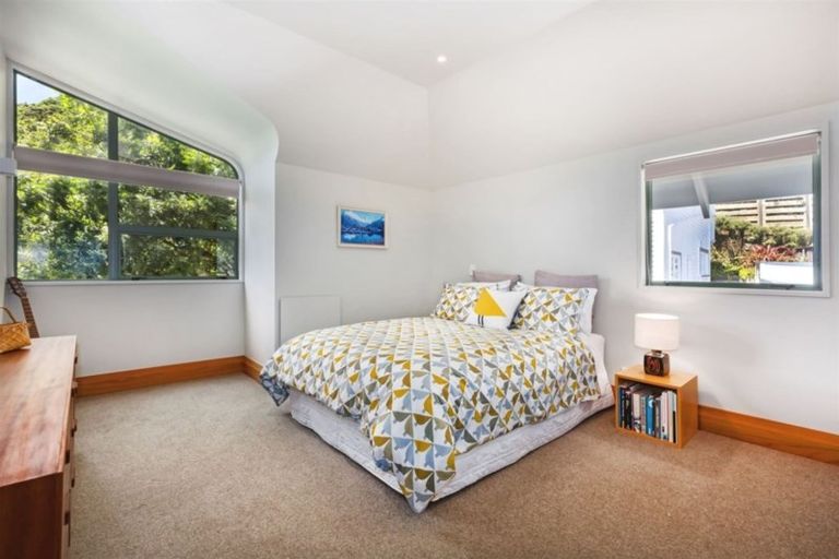 Photo of property in 363 Muritai Road, Eastbourne, Lower Hutt, 5013