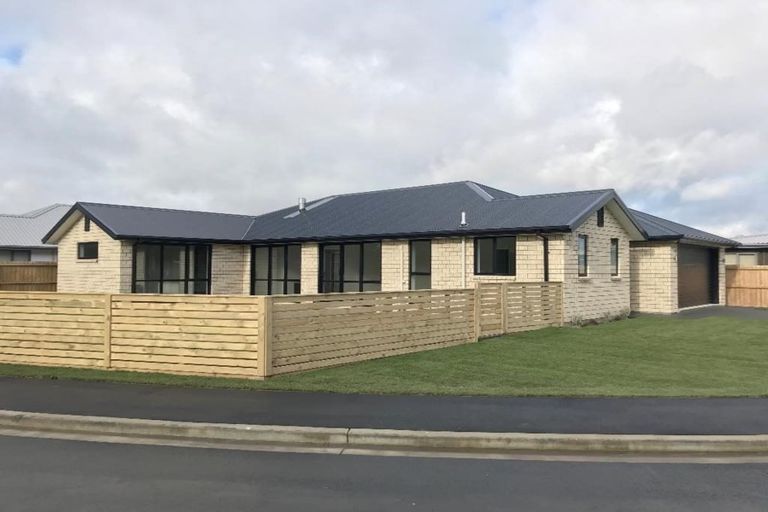 Photo of property in 28 Robert Duncan Road, Belfast, Christchurch, 8051