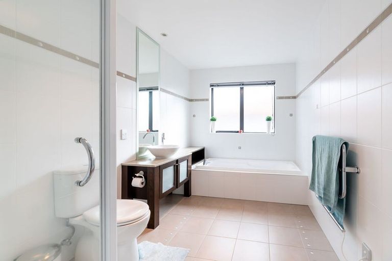 Photo of property in 117 Gracechurch Drive, Flat Bush, Auckland, 2016