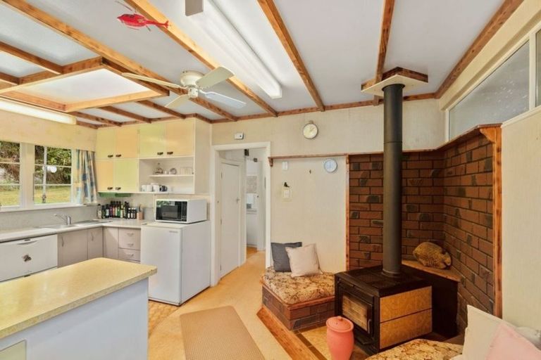 Photo of property in 58 Hine Road, Wainuiomata, Lower Hutt, 5014