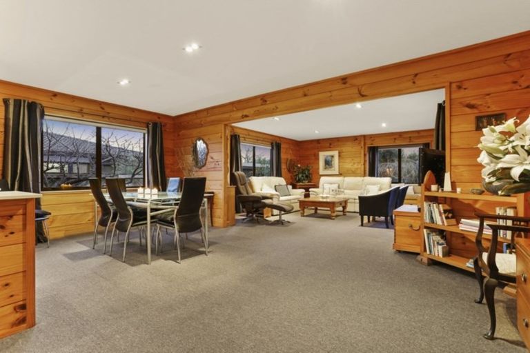 Photo of property in 31 Crampton Court, Orewa, 0931