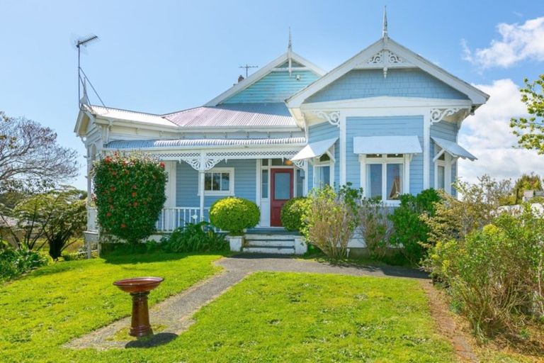 Photo of property in 233a Carrington Street, Vogeltown, New Plymouth, 4310