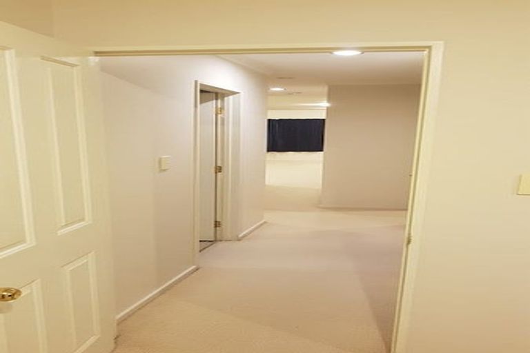 Photo of property in 8 Jeffery Reeve Crescent, Ranui, Auckland, 0612