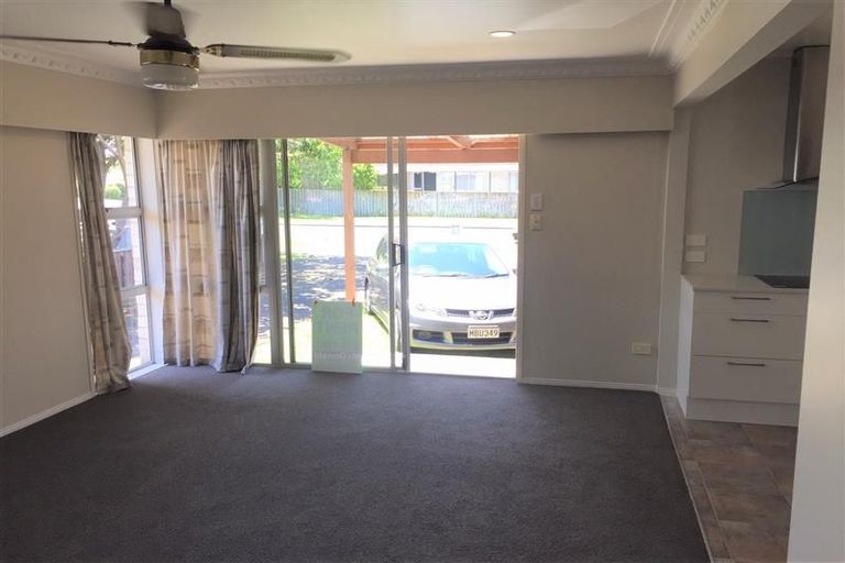 Photo of property in 1/8 Ocean View Road, Weymouth, Auckland, 2103