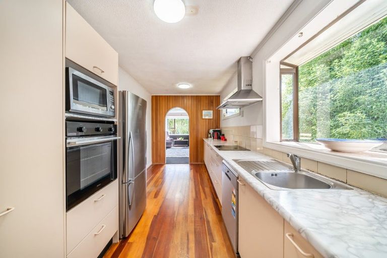 Photo of property in 4 Davis Crescent, Elderslea, Upper Hutt, 5018