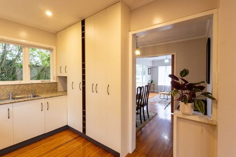 Photo of property in 200a Henderson Valley Road, Henderson, Auckland, 0612