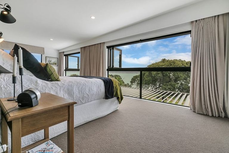 Photo of property in 28 Valhalla Drive, Beach Haven, Auckland, 0626