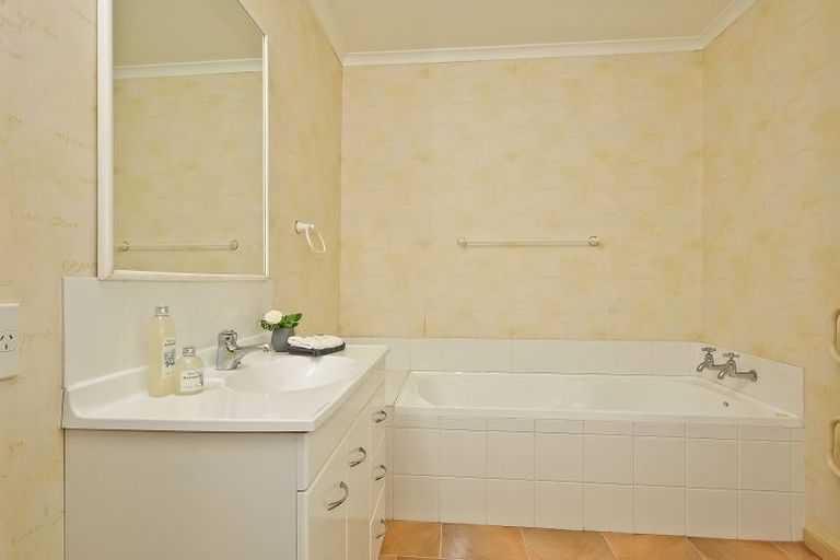 Photo of property in 46 Cairns Crescent, Rototuna, Hamilton, 3210