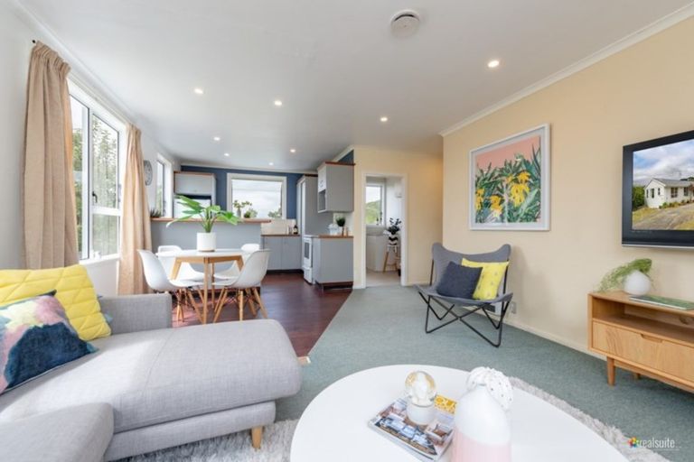 Photo of property in 21 Hiwi Crescent, Titahi Bay, Porirua, 5022