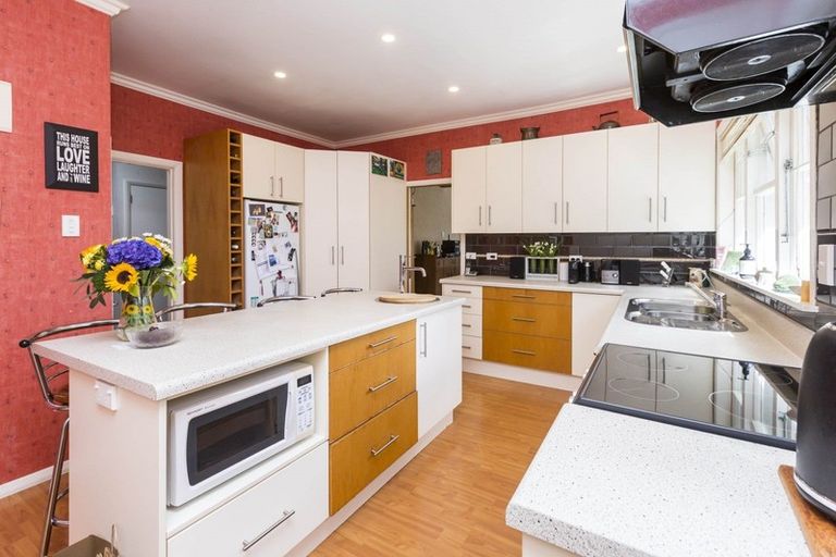 Photo of property in 33 Montgomery Street, Stokes Valley, Lower Hutt, 5019