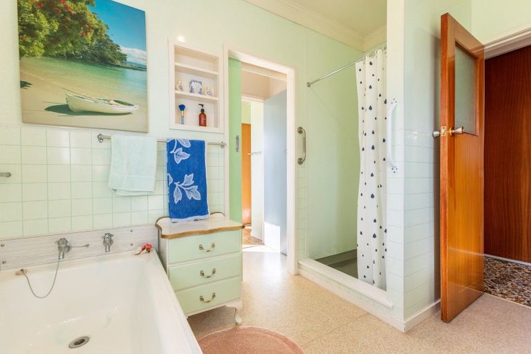 Photo of property in 25 Guy Street, Dannevirke, 4930