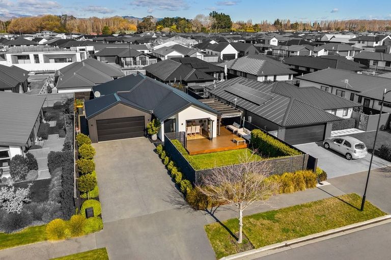 Photo of property in 32 Mckerrow Street, Marshland, Christchurch, 8083