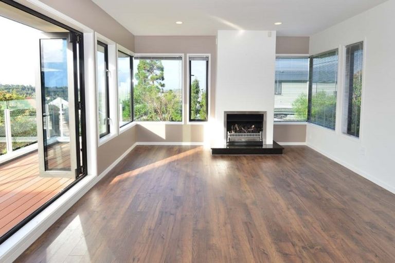 Photo of property in 22 Wentwood Place, Torbay, Auckland, 0630