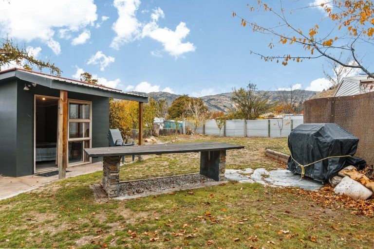 Photo of property in 22 Dunstan Street, Clyde, 9330