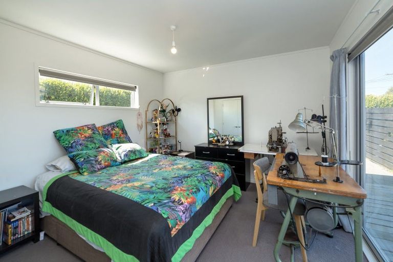 Photo of property in 43 Sackville Street, Martinborough, 5711