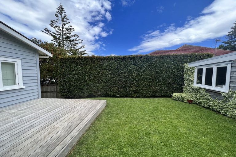 Photo of property in 28 Nikau Street, New Lynn, Auckland, 0600