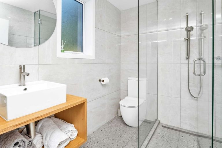 Photo of property in 82 Milton Terrace, Picton, 7220