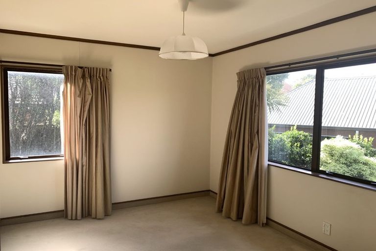 Photo of property in 3 Aintree Grove, Churton Park, Wellington, 6037