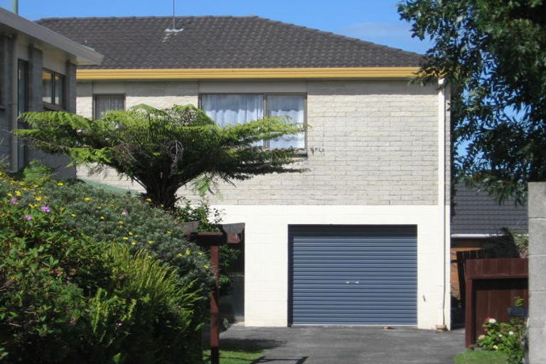 Photo of property in 2/12 Eastwood Rise, Browns Bay, Auckland, 0630