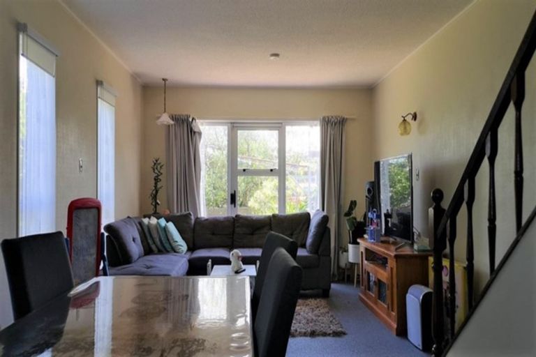 Photo of property in 1/31 Mana Avenue, Titahi Bay, Porirua, 5022