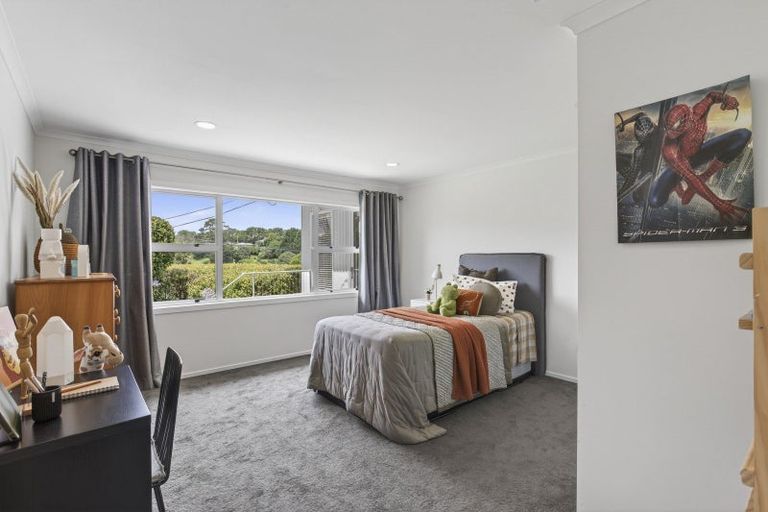 Photo of property in 5 Whitby Place, Westown, New Plymouth, 4310