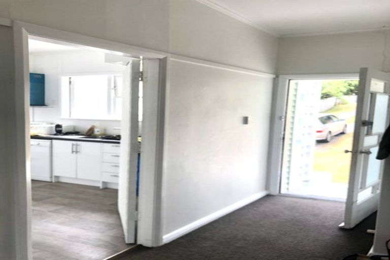 Photo of property in 105 Seatoun Heights Road, Seatoun, Wellington, 6022
