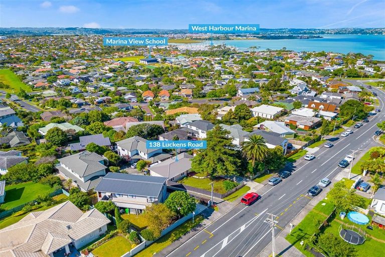 Photo of property in 138 Luckens Road, West Harbour, Auckland, 0618