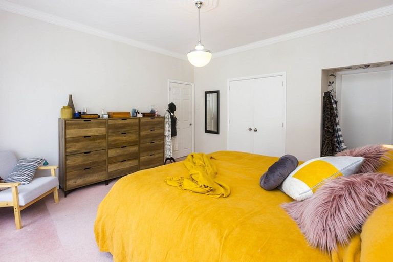 Photo of property in 33 Montgomery Street, Stokes Valley, Lower Hutt, 5019