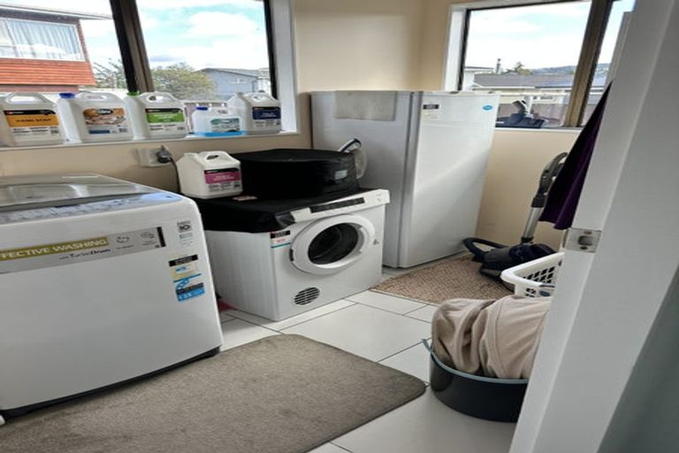 Photo of property in 25 Oregon Drive, Maoribank, Upper Hutt, 5018