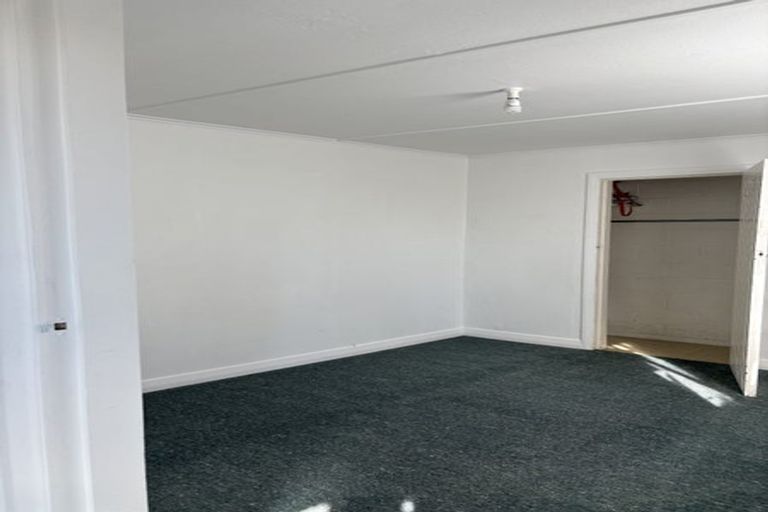 Photo of property in 41 Saint Ronans Avenue, Waterloo, Lower Hutt, 5011