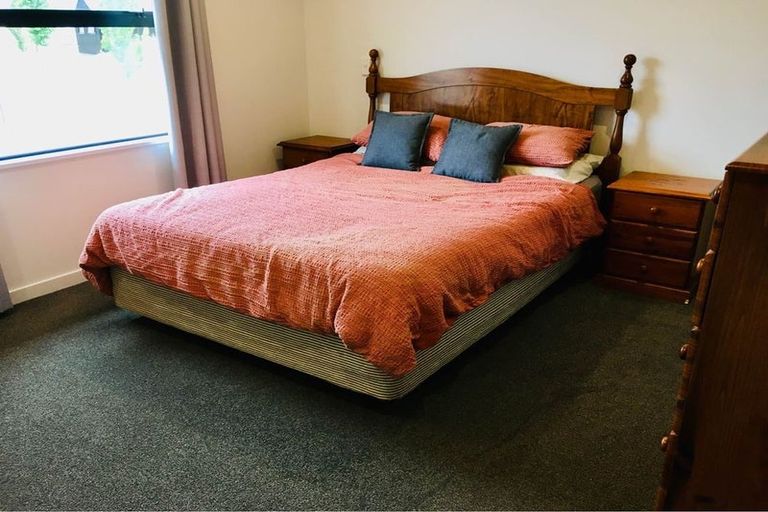 Photo of property in 13 Pennycook Place, Lake Hawea, 9382