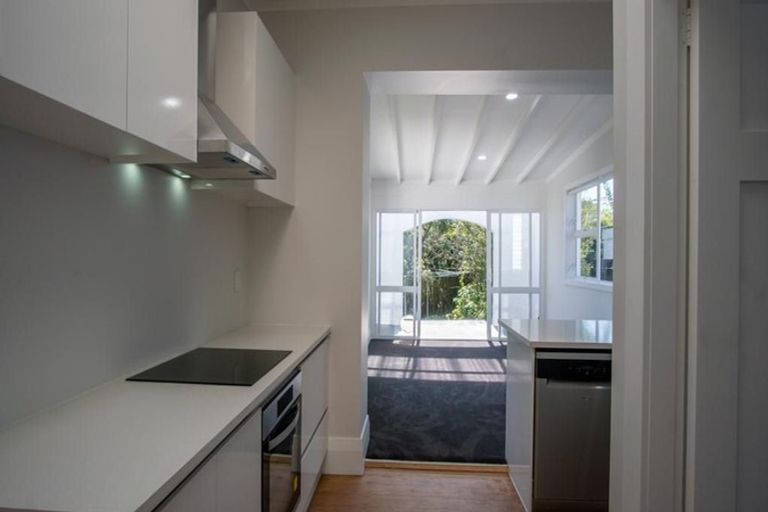 Photo of property in 8 Ahiriri Avenue, Avondale, Auckland, 0600